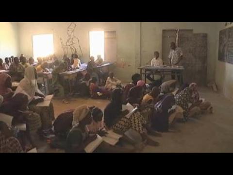 Schools reopen in Mali's Gao as troops head north