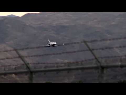 Small plane safely lands with malfunctioned landing gear in California