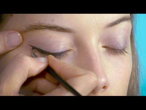 How to master a cat eye flick