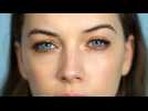 Natural make-up for blue eyes