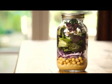Chickpea, red butterhead lettuce and feta jar salad