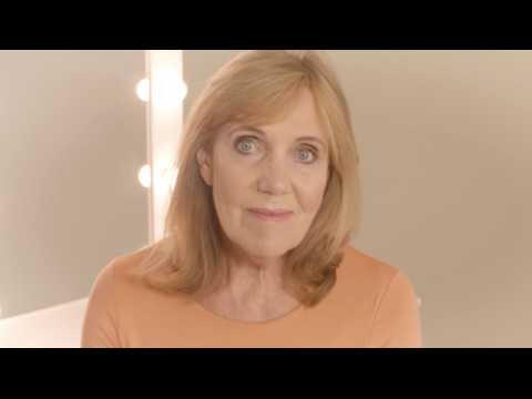 How to do a classic smoky eye on mature skin