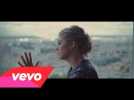 Watch video of Téléchargez Et écoutez  - Louane - Nos Secrets (Clip Officiel) - Label : Chérie 25 -