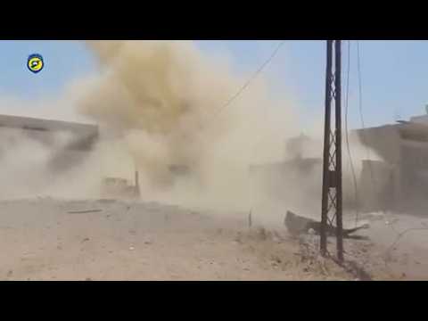 Air strike hits Syria's Rastan city - amateur video