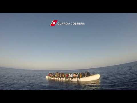 Italian coast guard rescues over 400 migrants in Mediterranean