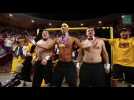 La danse torse nu de Michael Phelps durant un match de basket