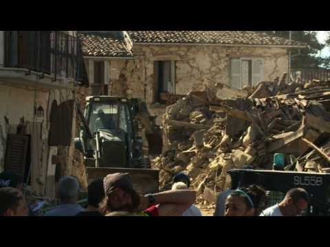 Hope for survivors fades as Italy quake toll climbs