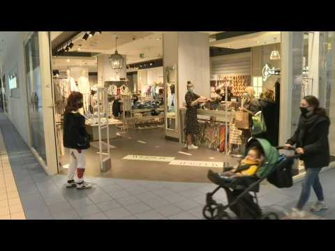 Shopping centres reopen in Poland as virus restrictions ease