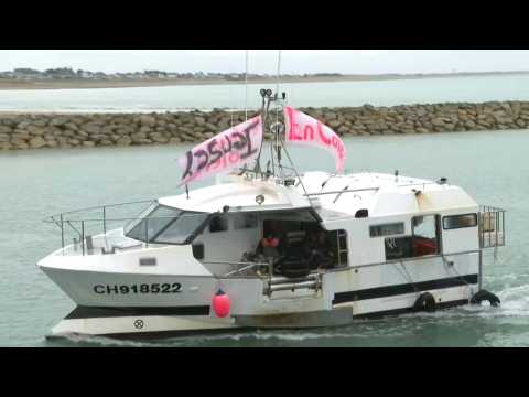Post-Brexit fishing: French fishermen return to Barneville-Carteret port
