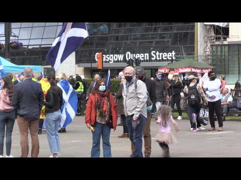 Scottish independence supporters hold rally in Glasgow ahead of May 6 election