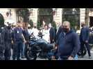 Football: Messi waves to fans outside Paris hotel