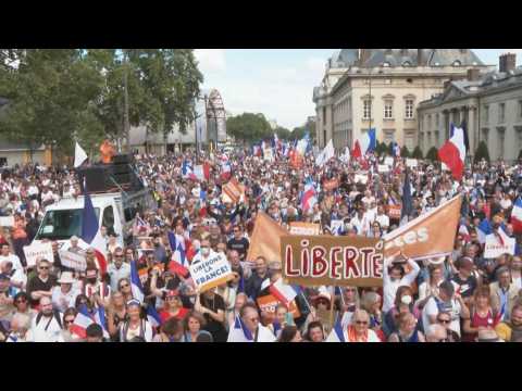 Thousands rally in Paris anti-health pass demonstration