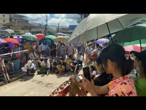 Myanmar: Families wait outside prison for jailed anti-coup protesters to be released
