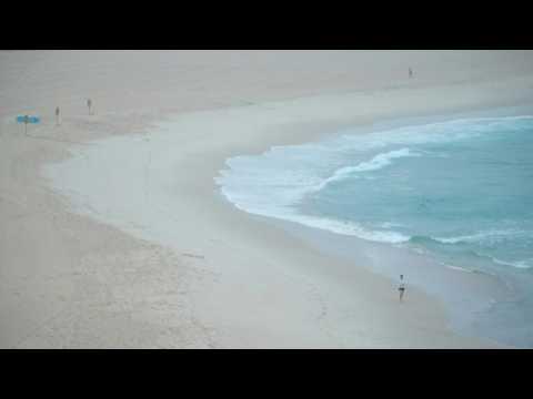 Australia: Dawn breaks on Bondi Beach on first day of eased restrictions in Sydney