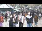 Spain: People go about Christmas Eve with new outdoor mask wearing requirement in effect