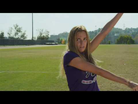 L'Attaque de la pom-pom girl géante - Extrait 3 - VO - (2012)