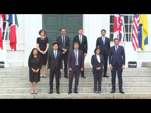 Family photo of participants at the G7 Trade meeting