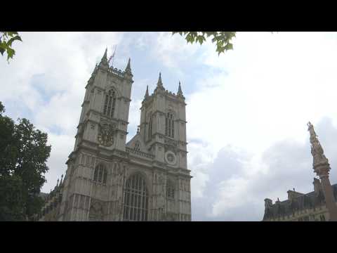 Bells ring out at Westminster Abbey to mourn Queen Elizabeth