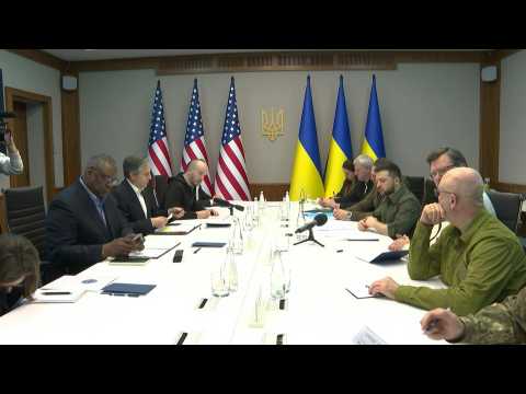 Volodymyr Zelensky meets Anthony Blinken and Lloyd Austin in Kyiv