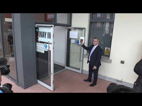 DUP leader casts ballot in N. Ireland election