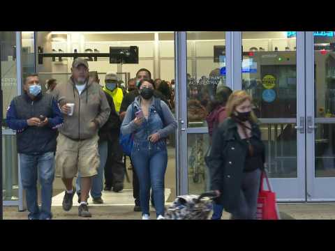 Travelers arrive from Mexico to the United States after borders reopen (2)