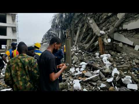 Rescue workers on scene of deadly Nigeria high-rise collapse