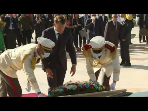 Macron lays wreath at Algiers’ martyrs memorial