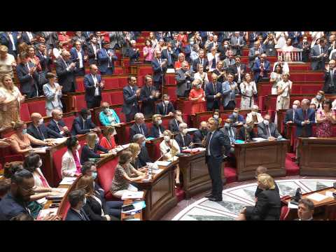 Gironde fires: Darmanin pays "tribute" to firefighters and civil security personnel