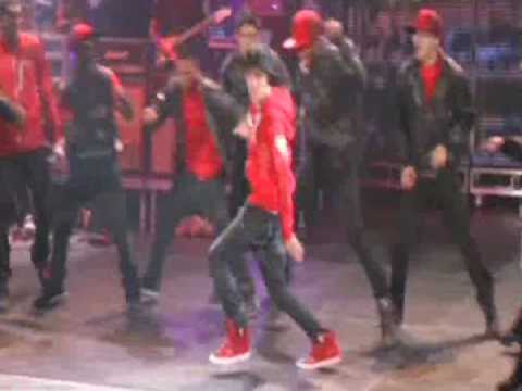 Justin Bieber : C'est mon univers - Extrait 1 - VO - (2011)