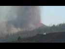 Canary Islands: Volcano continues to erupt