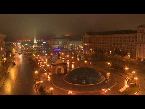 Russian invasion of Ukraine: sirens ring out in Kyiv at night