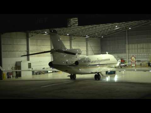 Shane Warne's body arrives in Melbourne on private jet