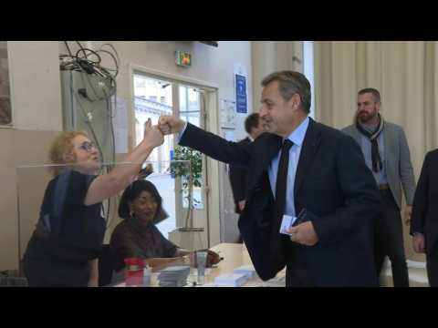 Ex-president Sarkozy casts vote in French presidential election