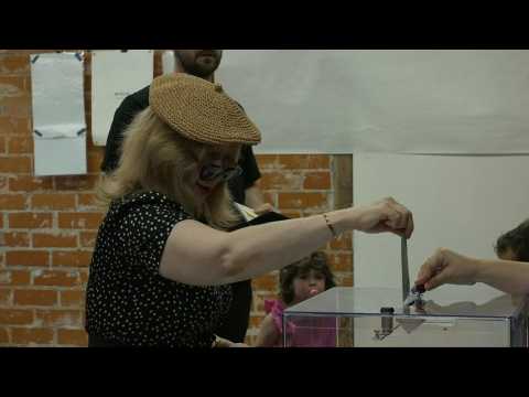 French expats in LA vote in first round of presidential election