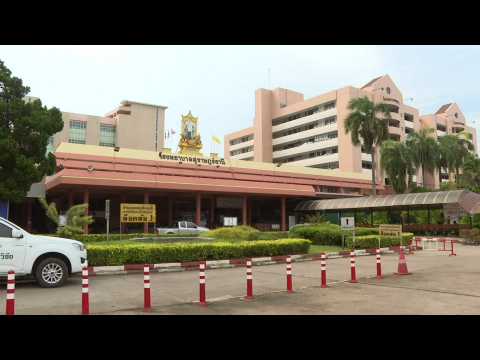 Images outside Thai hospital where Shane Warne's body to undergo autopsy