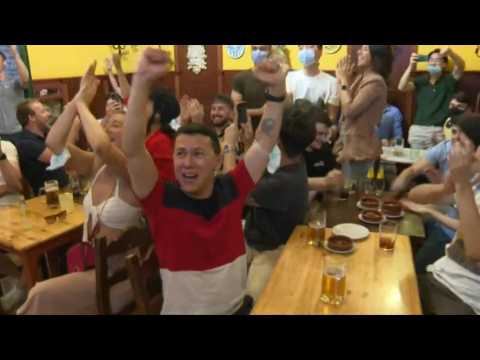Euro 2020: Fans in Madrid celebrate as Spain qualify for the semi-finals