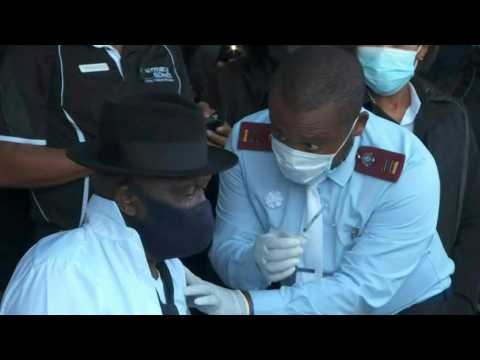 Police in South Africa vaccinated against Covid-19