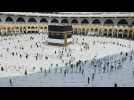 Mecca: First group of pilgrims perform the circling of the Kaaba