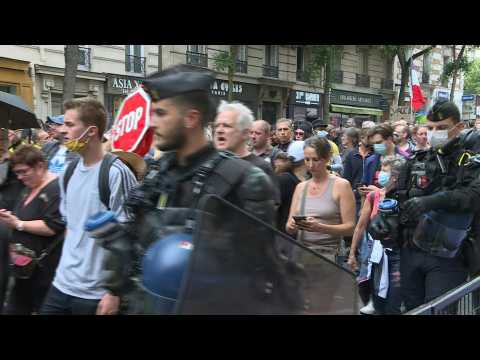 Around 1,500 anti-vaccine demonstrators march in Paris