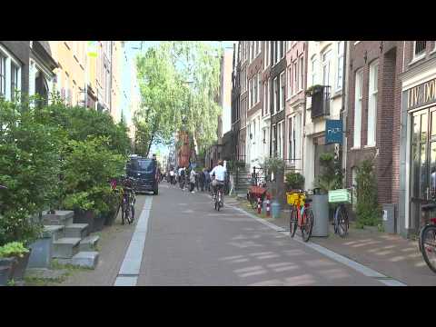 Images of Amsterdam street where Dutch crime reporter was shot