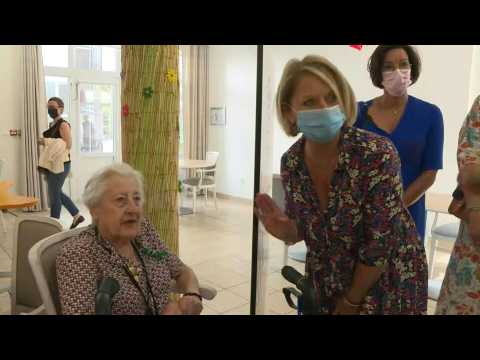 Amid record heatwave, French health minister visits nursing home in Poitiers