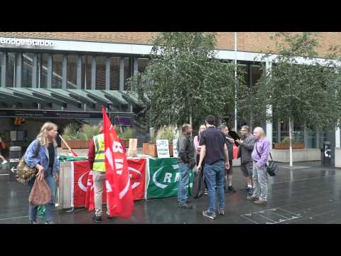 Images of picket line at London Bridge station as commuters face second day of rail strikes