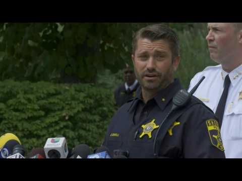 July 4 parade gunman wore women's clothing to aid escape: police