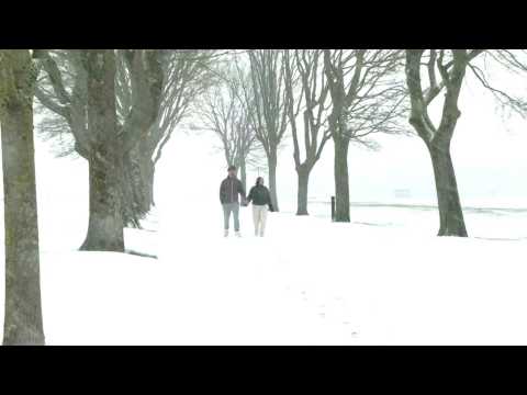 heavy snowfalls increase over North of France
