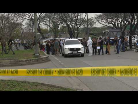Police remove body of assassinated prosecutor from Guayaquil crime scene