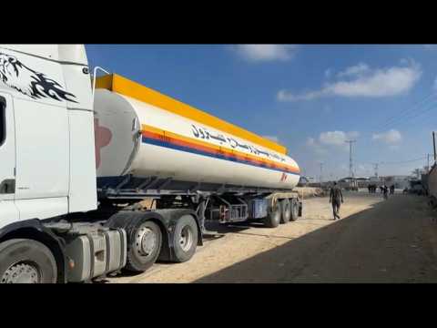 Aid, fuel trucks at Rafah crossing