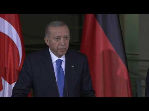 Erdogan says he is leading fight against anti-Semitism