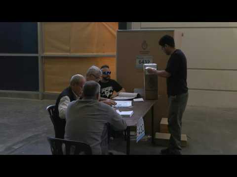 Polls open in knife-edge Argentine election