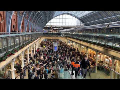 Large crowds at London's St Pancras as floods disrupt Eurostar