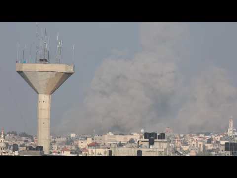 Huge clouds of smoke rise from Khan Yunis after strikes